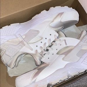 women’s air huaraches run